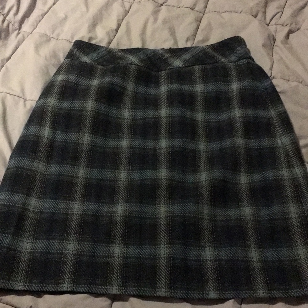 Pretty blue plaid wool/polyester skirt